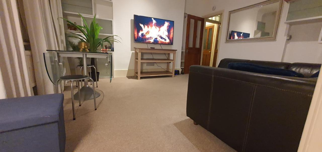 Walk To London Bridge En Suite Apartment With Kitchen Esterno foto